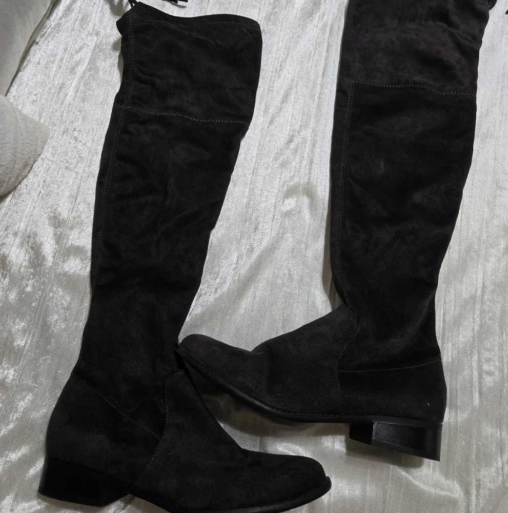 Elegant Dark Gray Faux Suede Knee-High Boots Size 8 EUC